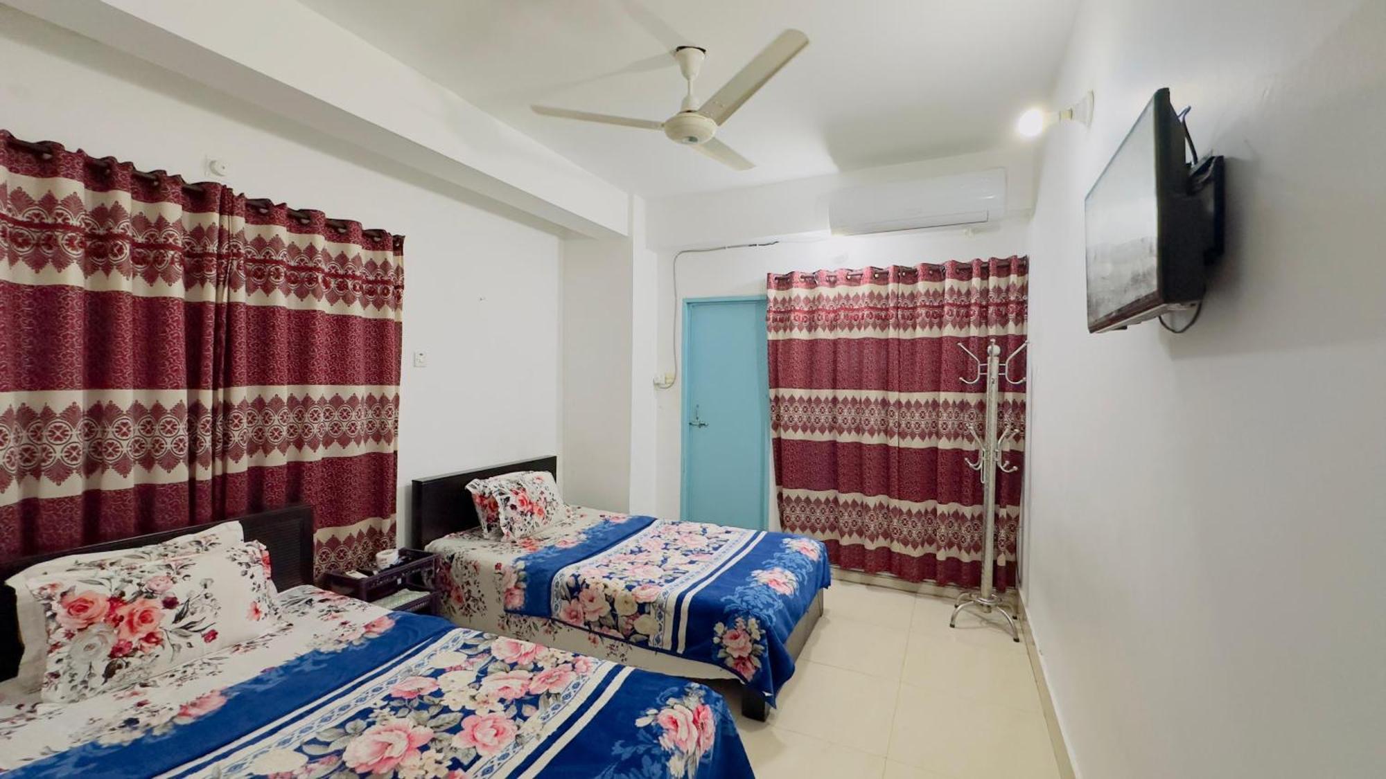 Mohammadia Restaurant & Guest House Near United Hospital Дакка Экстерьер фото
