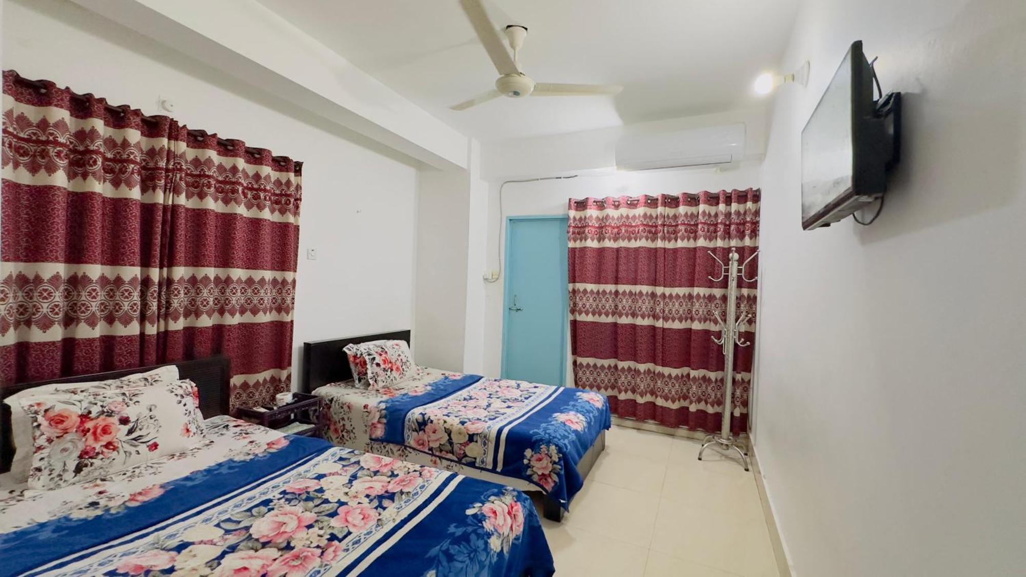 Mohammadia Restaurant & Guest House Near United Hospital Дакка Экстерьер фото
