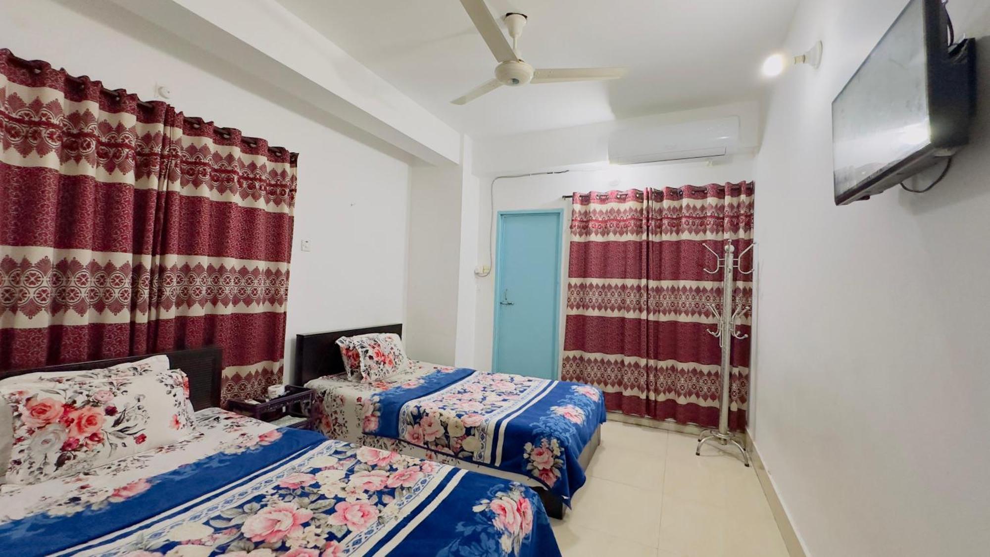 Mohammadia Restaurant & Guest House Near United Hospital Дакка Экстерьер фото