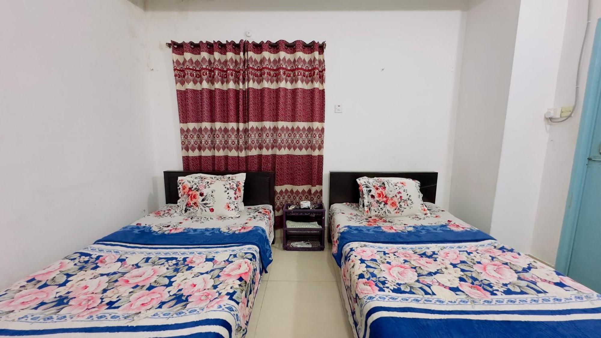 Mohammadia Restaurant & Guest House Near United Hospital Дакка Экстерьер фото