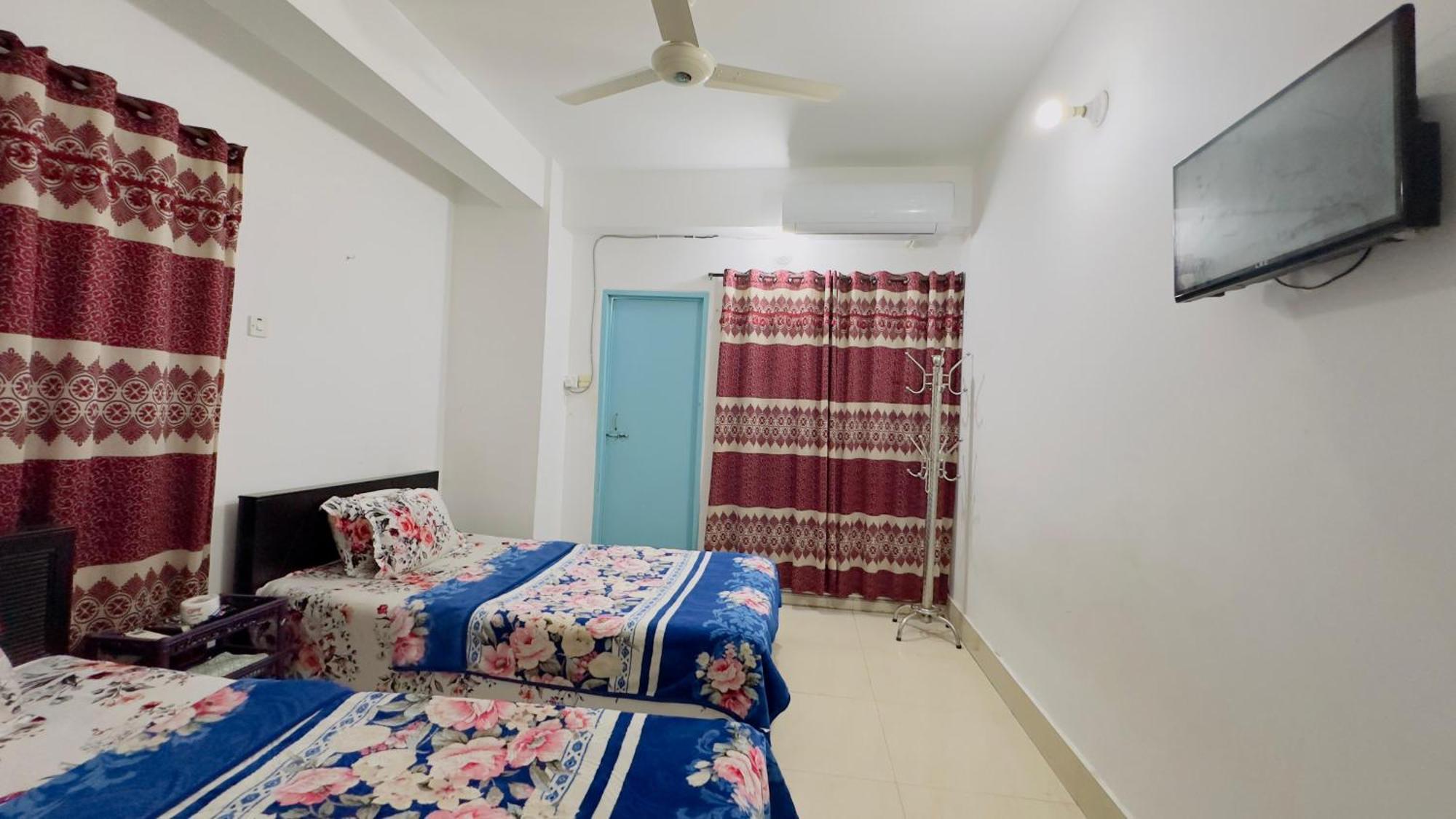Mohammadia Restaurant & Guest House Near United Hospital Дакка Экстерьер фото