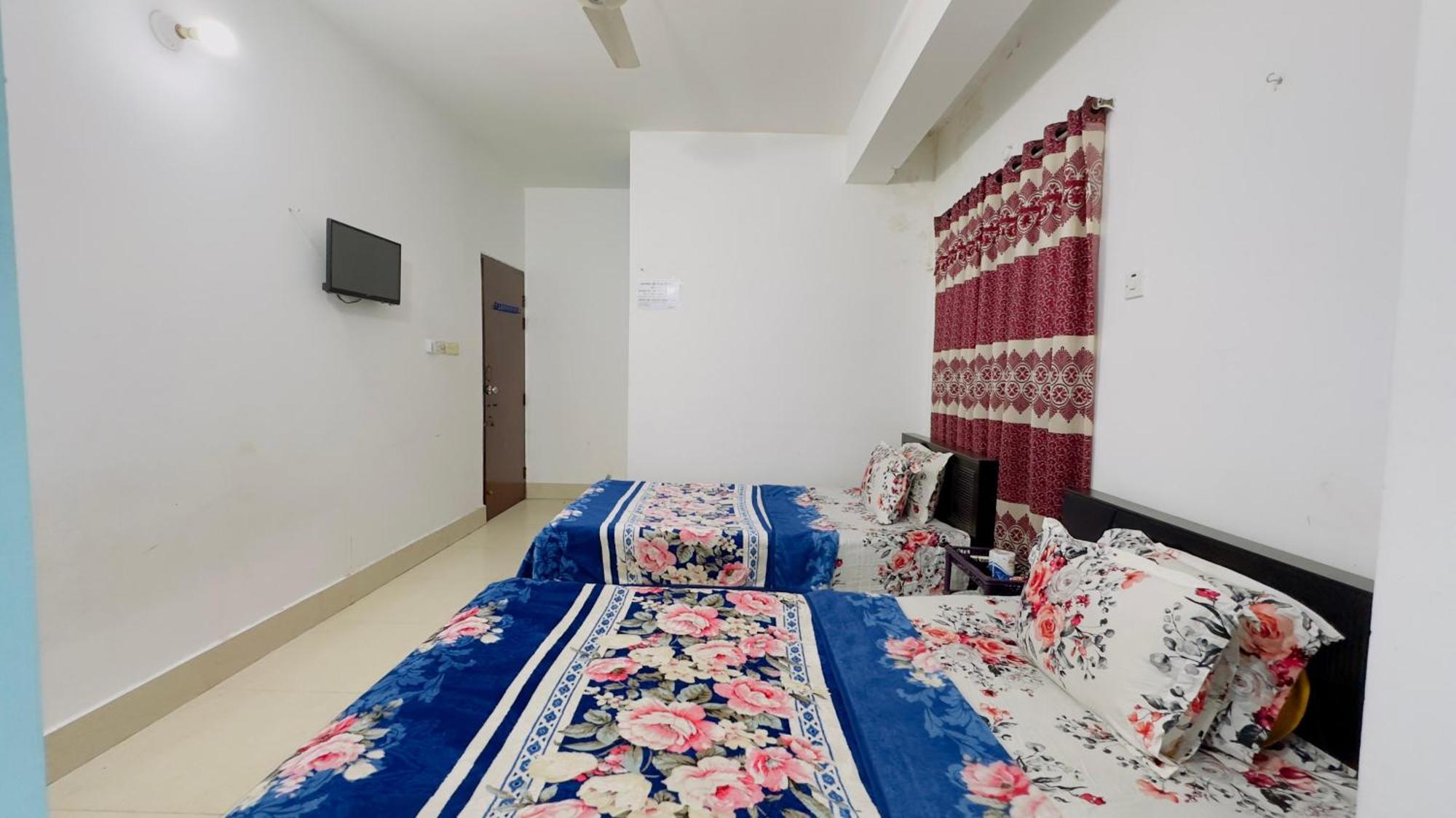 Mohammadia Restaurant & Guest House Near United Hospital Дакка Экстерьер фото