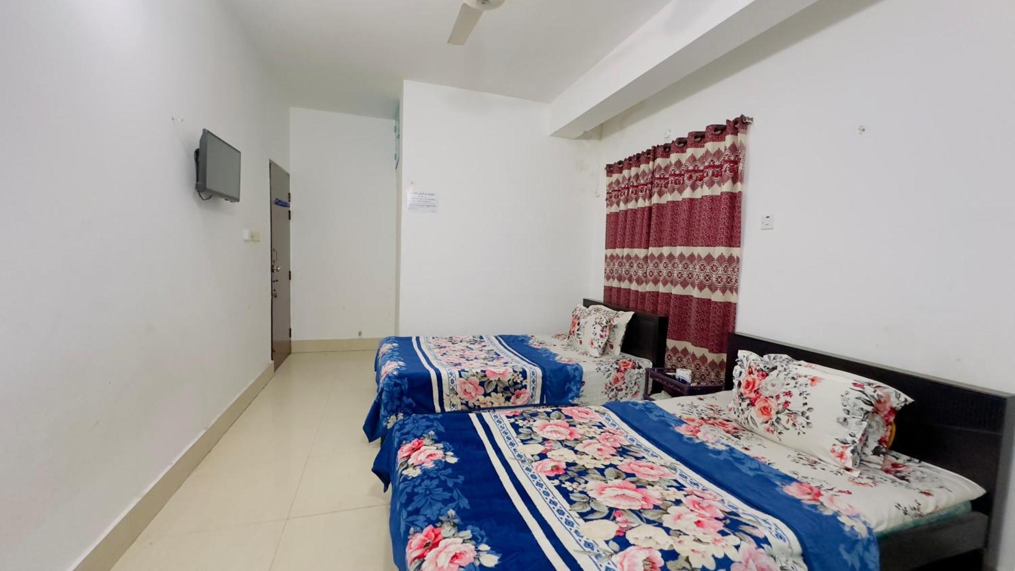 Mohammadia Restaurant & Guest House Near United Hospital Дакка Экстерьер фото
