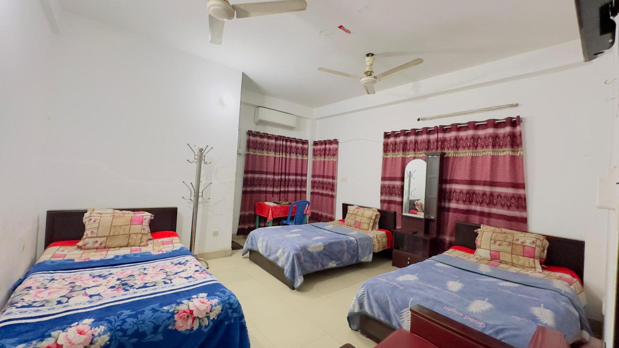 Mohammadia Restaurant & Guest House Near United Hospital Дакка Экстерьер фото
