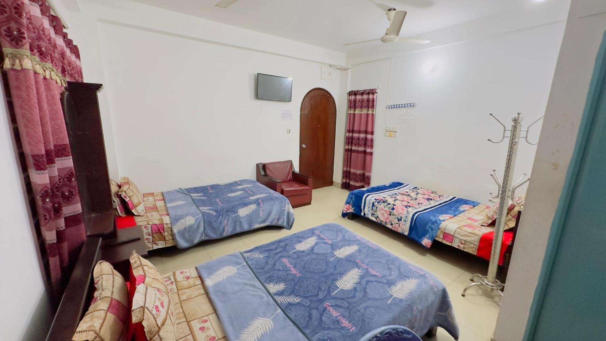 Mohammadia Restaurant & Guest House Near United Hospital Дакка Экстерьер фото